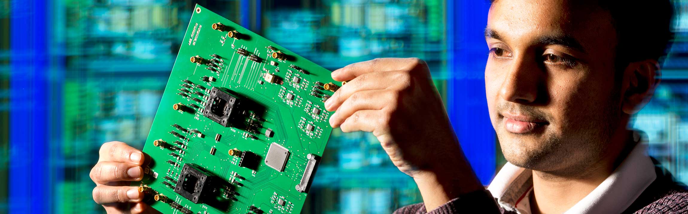 Platine mit einem Ultraschall-Transceiver-Chip 