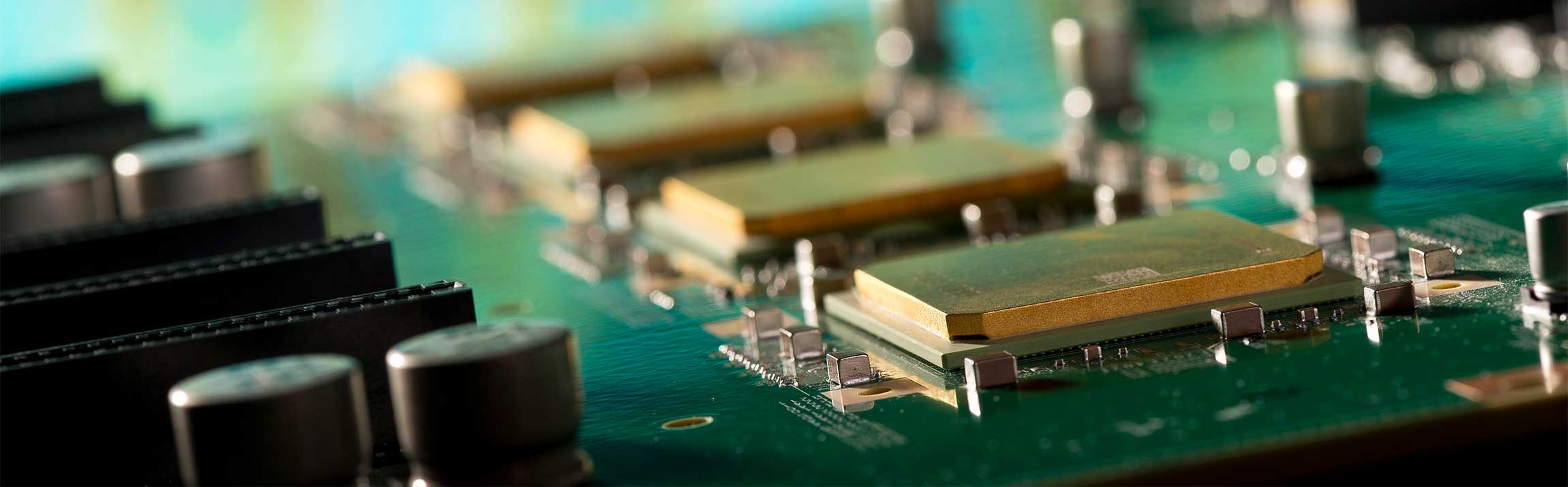Technologien für System Integration aus dem Fraunhofer EMFT Elektroniklabor Technologien für System Integration aus dem Fraunhofer EMFT Elektroniklabor