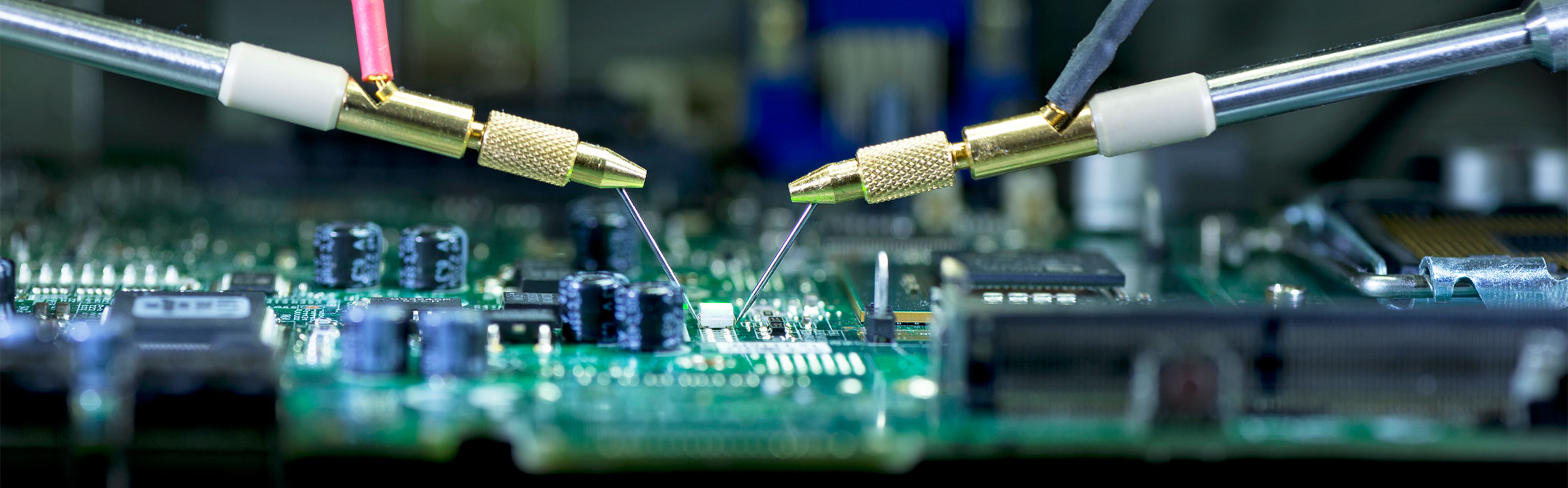 2-Pin Testsystem im Fraunhofer EMFT Testlabor für Test und Analyse von elektronischen Bauteilen 2-Pin Testsystem im Fraunhofer EMFT Testlabor für Test und Analyse von elektronischen Bauteilen