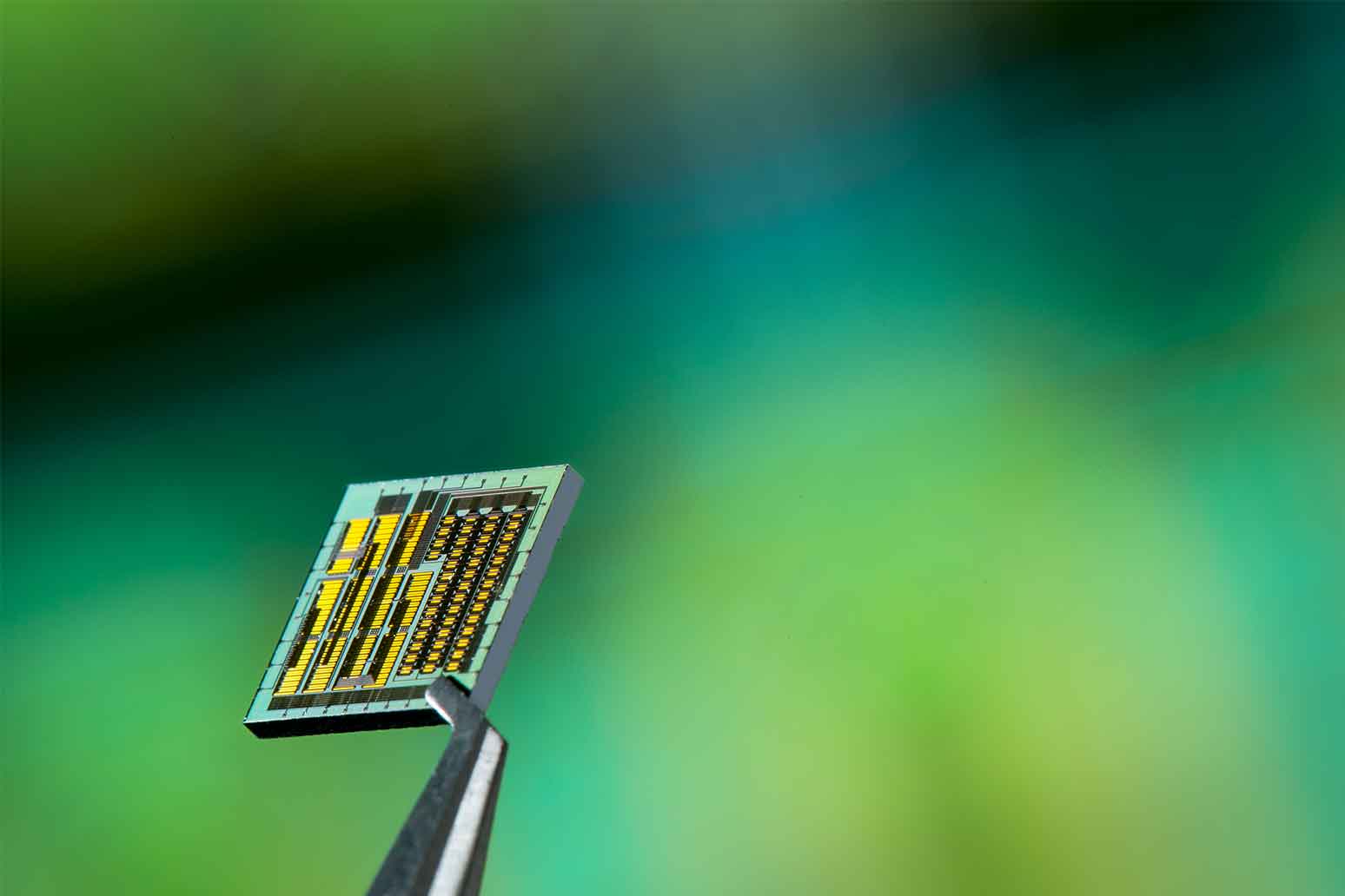 Micropump driver ICs realized with 0.18 µm high voltage process