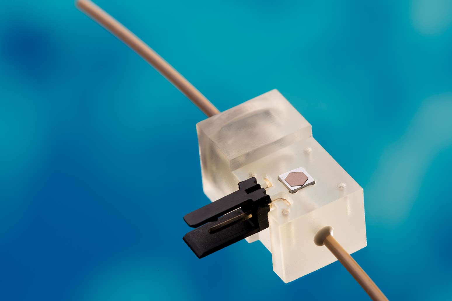 Silicon micropump for smart catheter