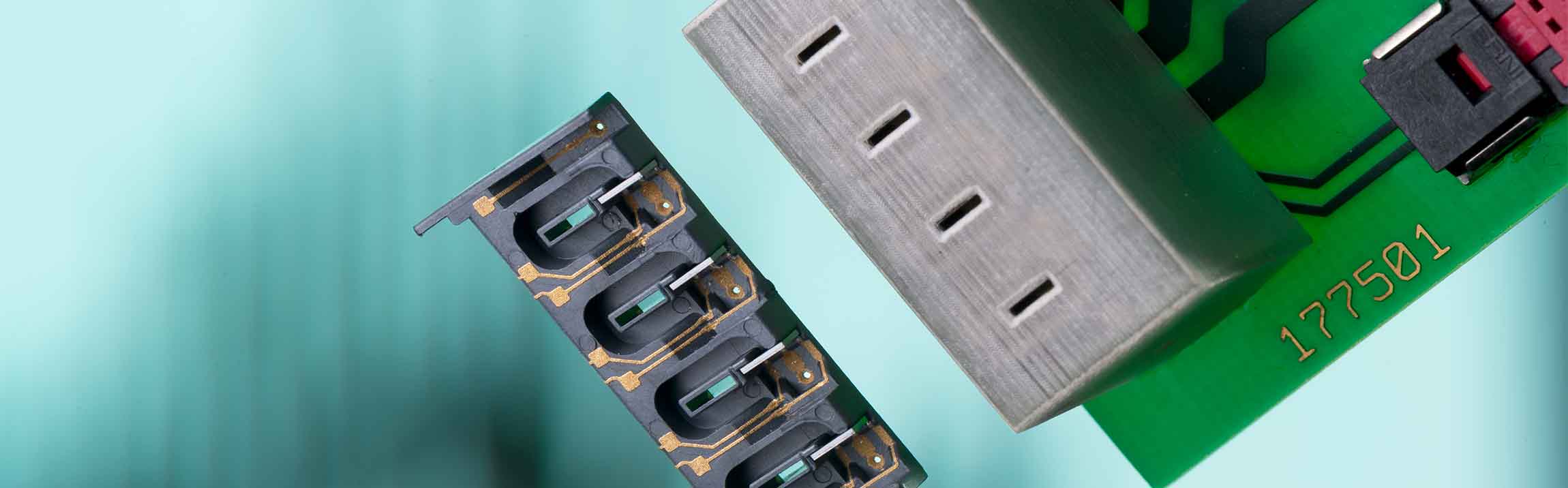 Monitoring of electrical connections and power transmission with sensors