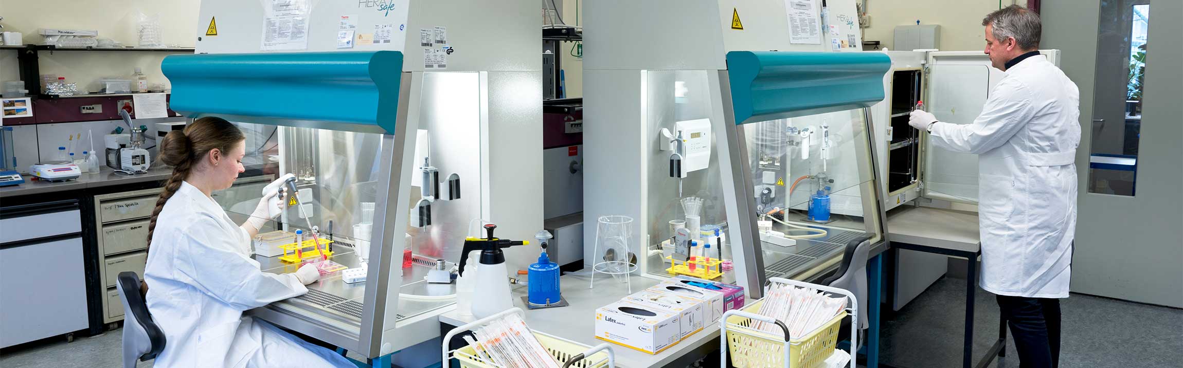 Lab for cell culture techniques at Fraunhofer EMFT Lab for cell culture techniques at Fraunhofer EMFT