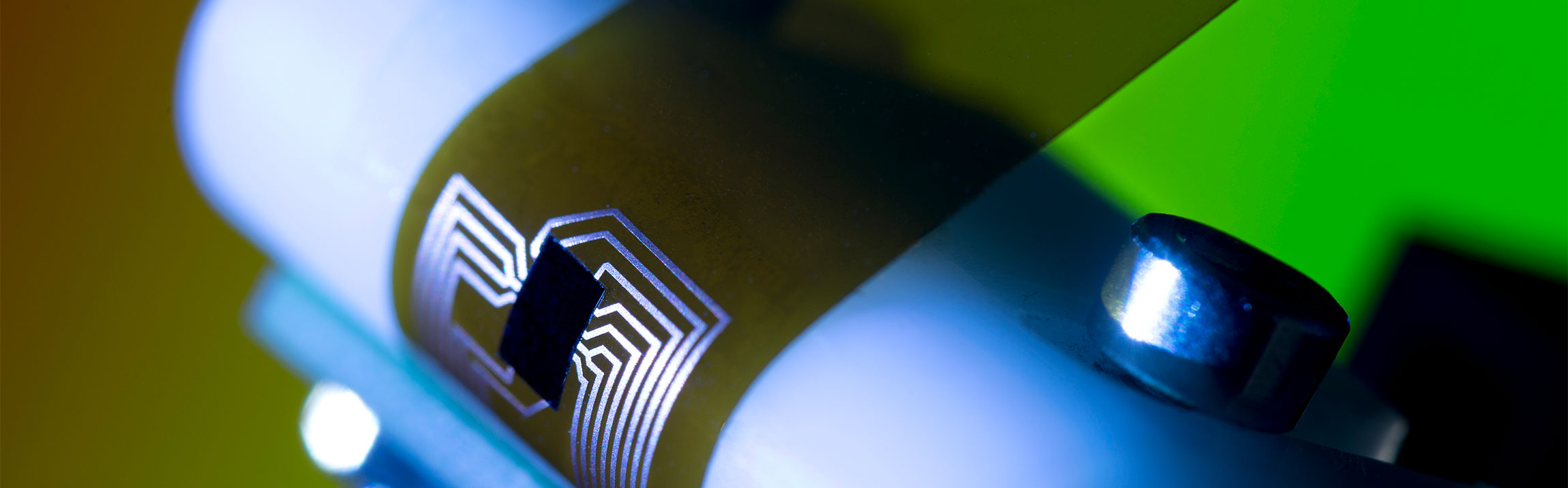 Bending test for thin silicon substrate Bending test for thin silicon substrate